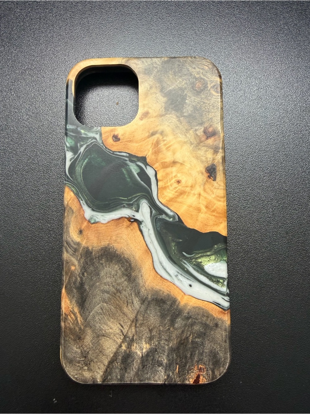 NWOT Carved Traveler iPhone 13/14 Live Edge Phone Cases Real Wood Resin MagSafe